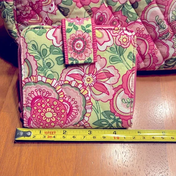 Vera Bradley Pink Bag and Mini Wallet Set.  All new with original gift bag. - Picture 6 of 12